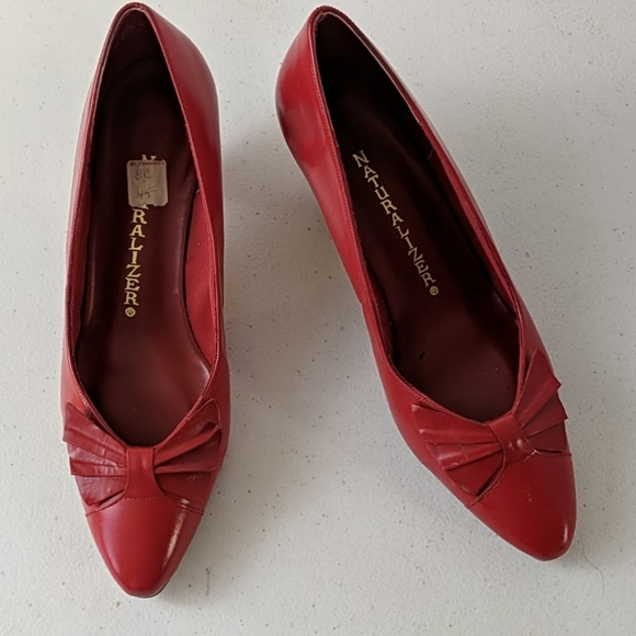 kitten heel shoes size 8